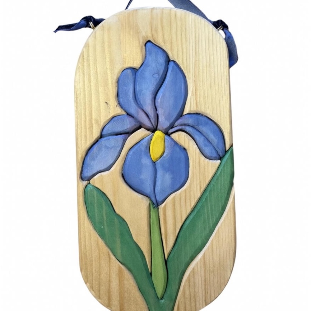Wooden Plaque with Iris Flower Design - Picture 2 of 6